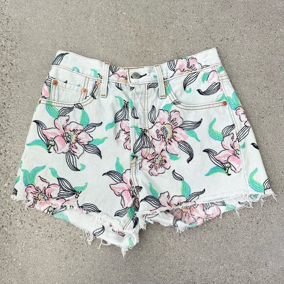 Levi's Premium 501 High Rise Hella Bloom Embroidered Floral Denim Shorts - Picture 3 of 9